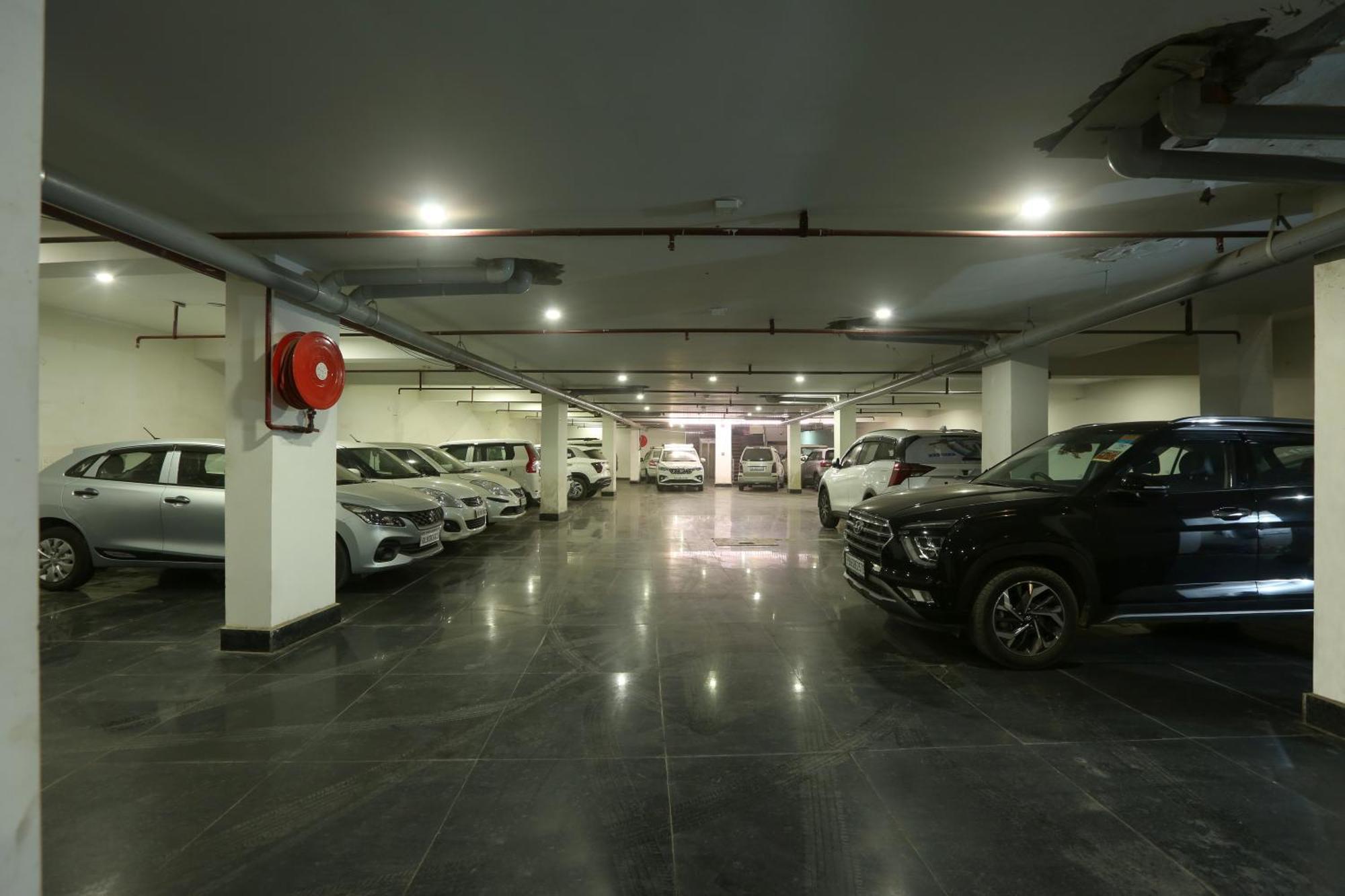 Hotel Prithvi-Raj Near Delhi Airport Yeni Delhi Dış mekan fotoğraf