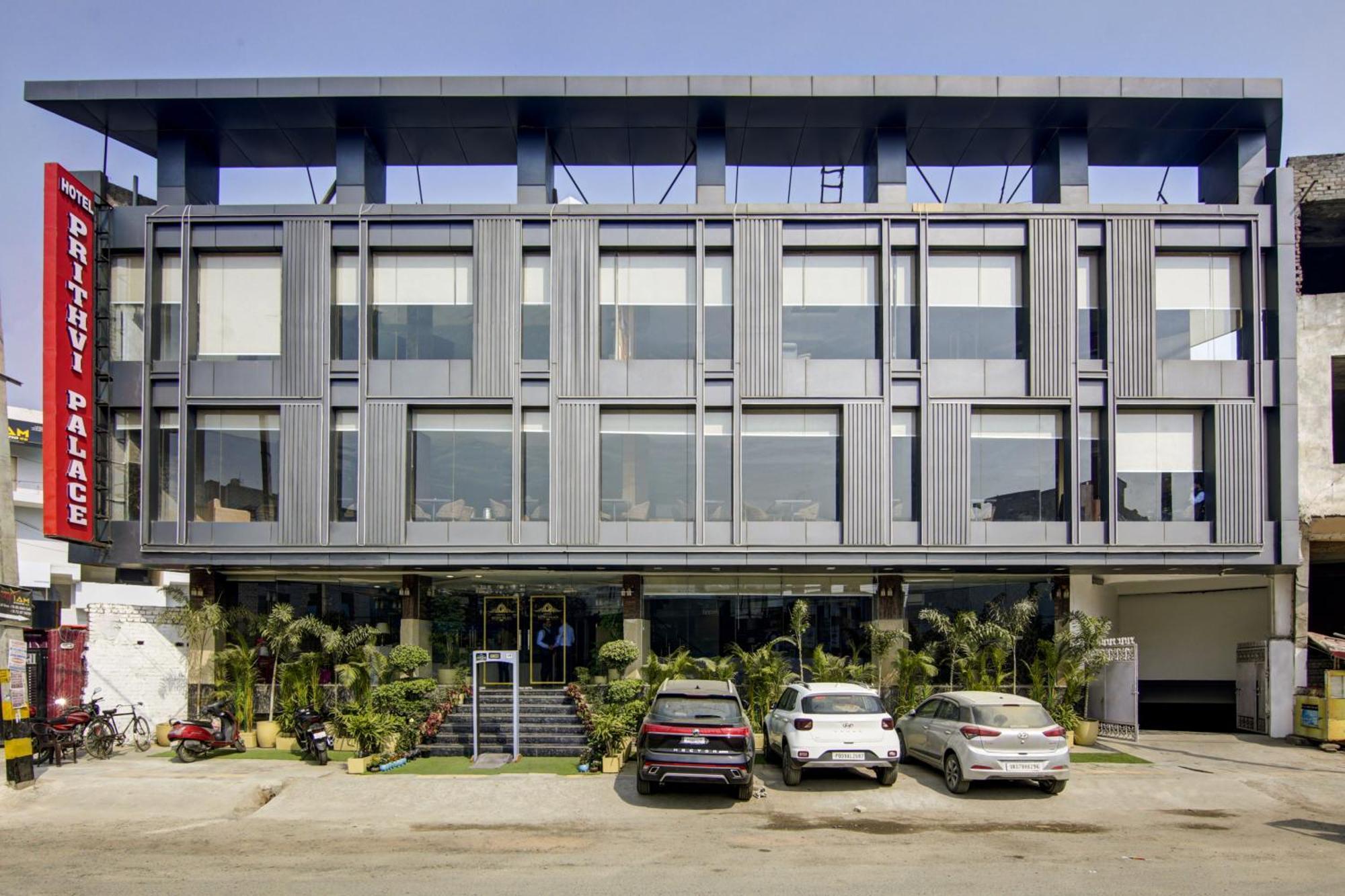 Hotel Prithvi-Raj Near Delhi Airport Yeni Delhi Dış mekan fotoğraf