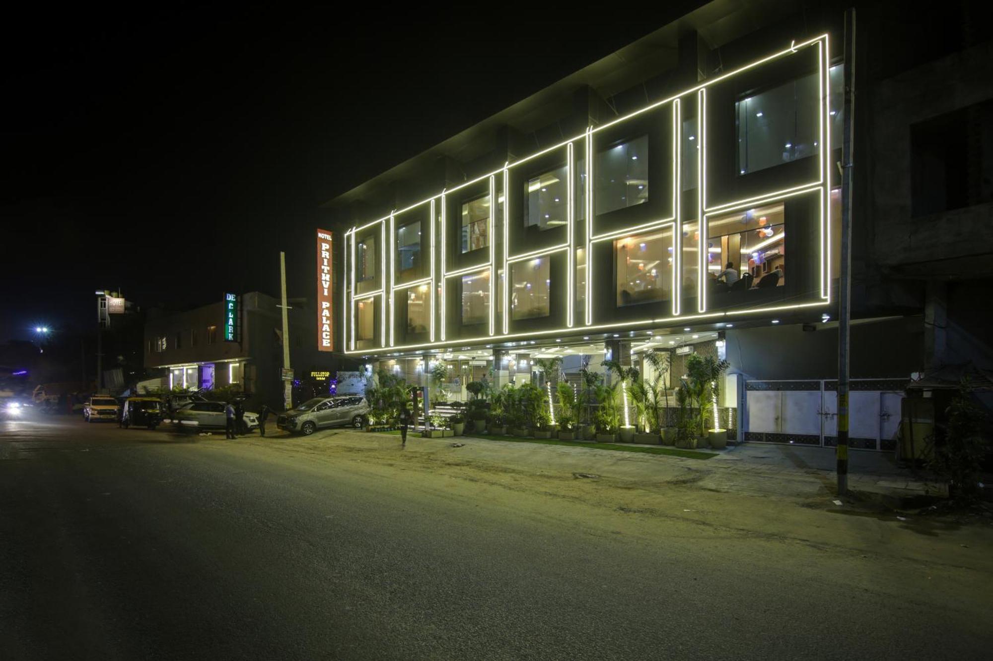 Hotel Prithvi-Raj Near Delhi Airport Yeni Delhi Dış mekan fotoğraf