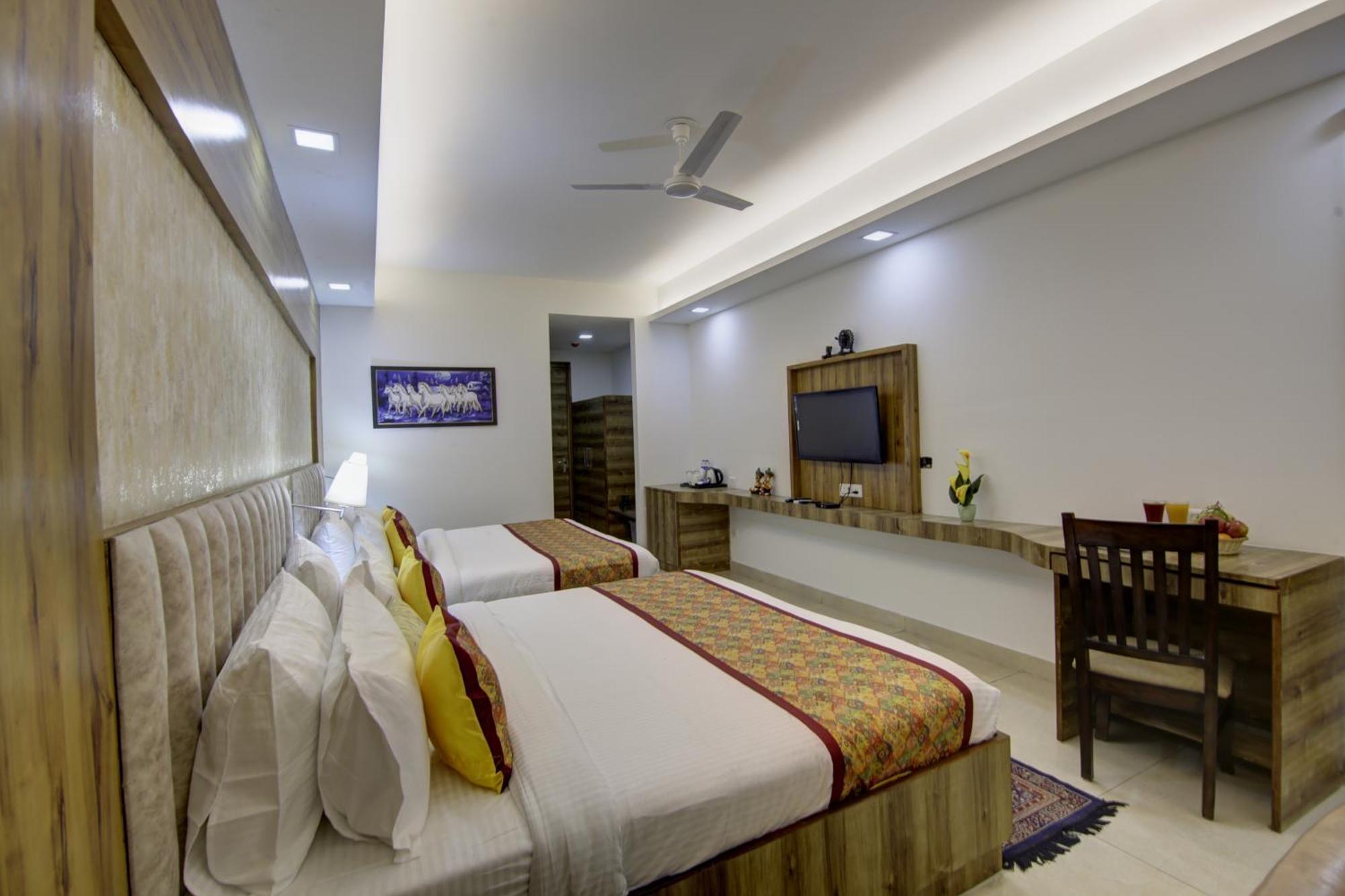 Hotel Prithvi-Raj Near Delhi Airport Yeni Delhi Dış mekan fotoğraf
