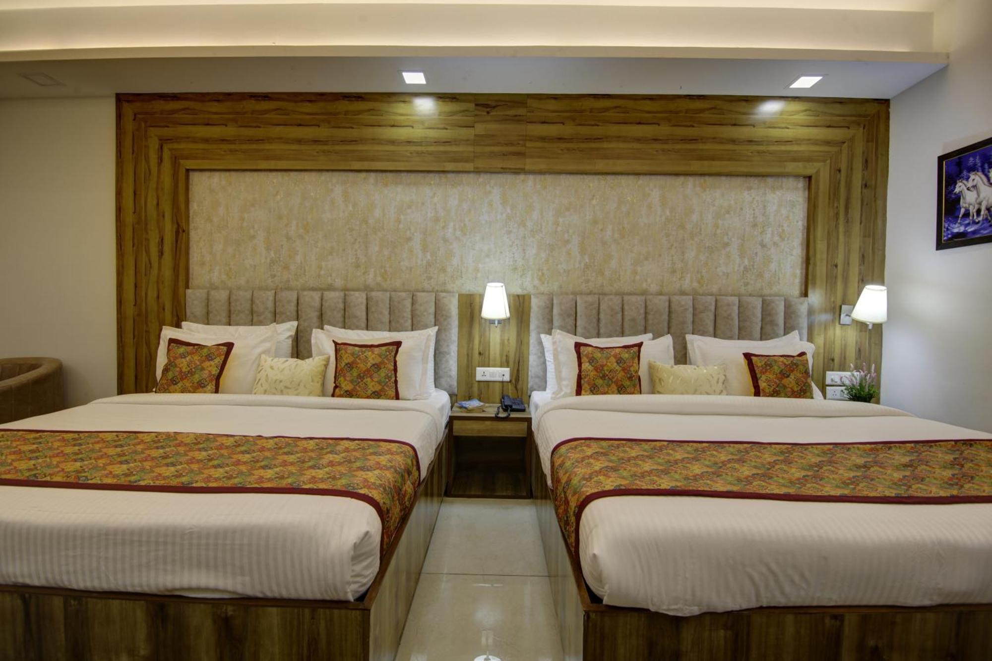 Hotel Prithvi-Raj Near Delhi Airport Yeni Delhi Dış mekan fotoğraf