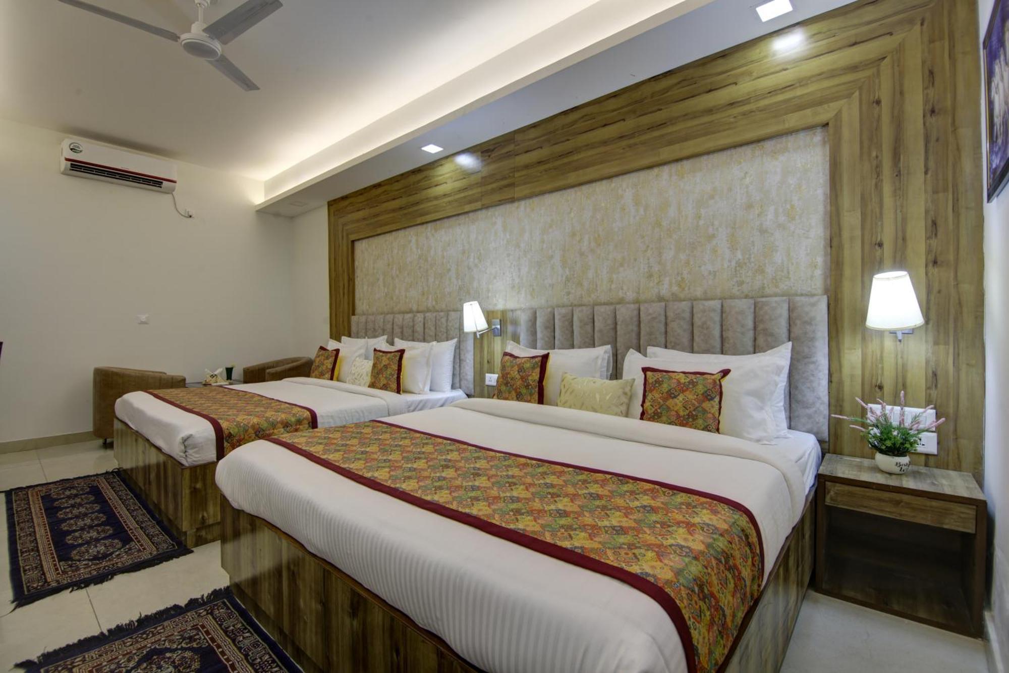 Hotel Prithvi-Raj Near Delhi Airport Yeni Delhi Dış mekan fotoğraf
